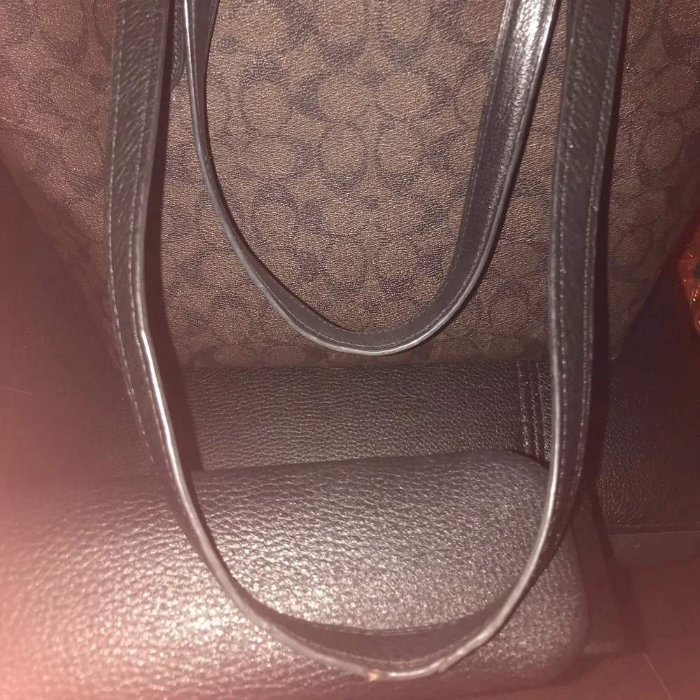 Yellow Cab Coach great condition slight damage to straps where hung for storage - Picture 5 of 5